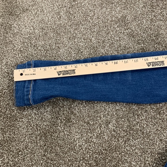 LILA RYAN Jean Jacket Dwight Style Sz L EUC Distressed Hem Button Front … - Picture 12 of 16